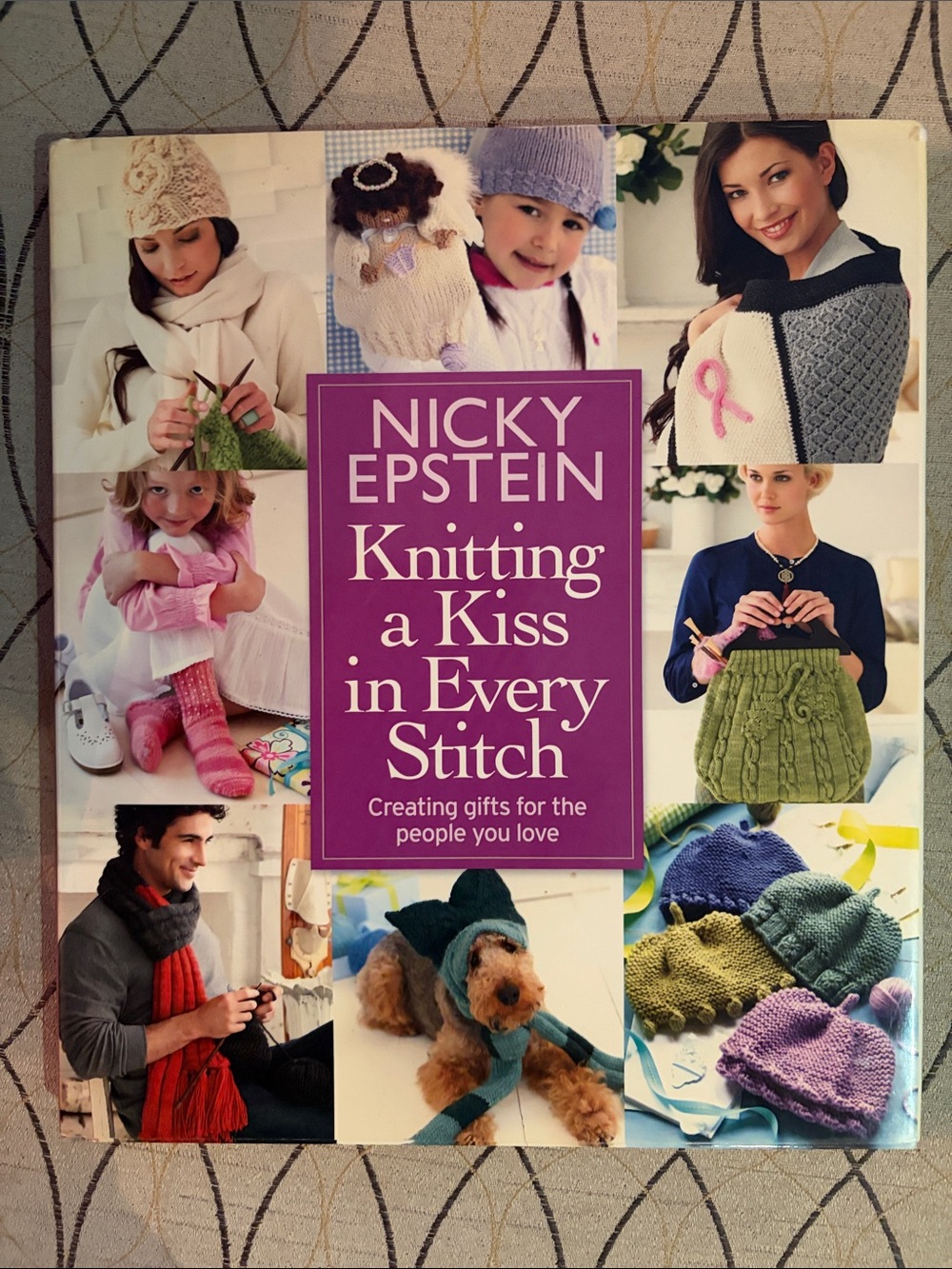 Knitting a Kiss in Every Stitch - Nicky Epstein